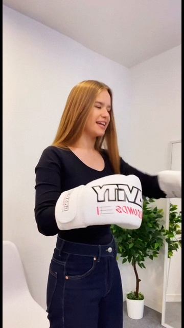 Уроки Вокала и боксёрские перчатки смотреть онлайн