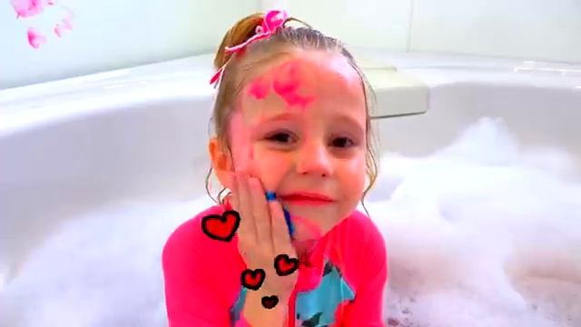 Настя и песенка про ванную с игрушками смотреть онлайн