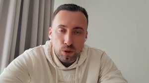 ВСУШНЫЙ БЛОГЕР ГУЛЯЮЩИЙ ПО КУПЯНСКУ. ДОЛГО В МЕДИА ПЕРЕМОГАТЬ БУДЕТЕ _ ВСЯ ВАША ЖИЗНЬ-КИНО-КОМЕДИЯ.m