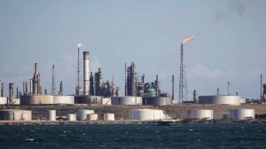 Трамп: КНР может участвовать в покупках венесуэльской нефти