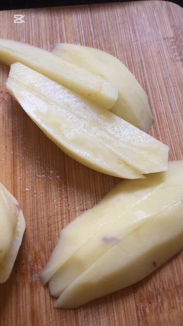 Курица,чипсы и жареные овощи