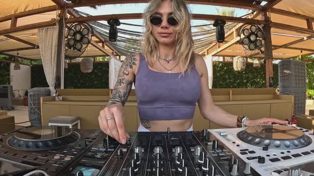 GUZOVA Podcast 12 4k Melodic Techno DJ Set 2025 Live Mix [Progressive House • Melodic Techno] смотреть онлайн