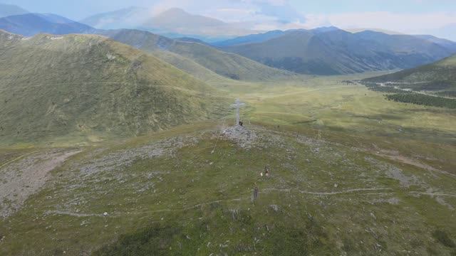 из Тувы в Хакасию через 100-й перевал на мотоцикле смотреть онлайн