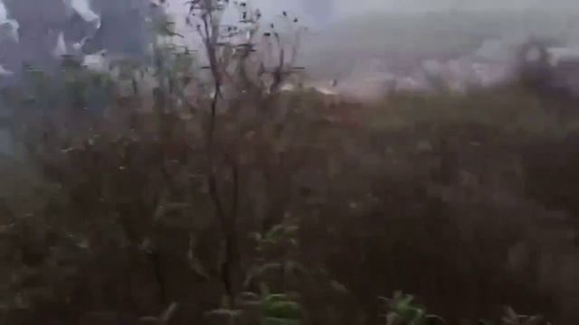 Селевой поток сносит каменные глыбы в провинции Шефшауэн (Марокко, 30.01.2026). смотреть онлайн