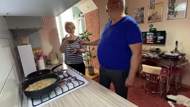 Муж на Кухне, Готовит Шкварки. История Нашего Хозяйства. смотреть онлайн