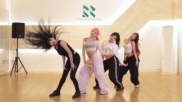 KISS OF LIFE NOBODY KNOWS DANCE MIRRORED