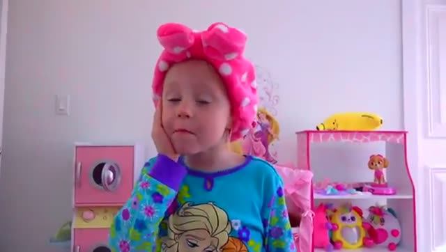 Nastya found a baby doll and pretends to be a parent смотреть онлайн