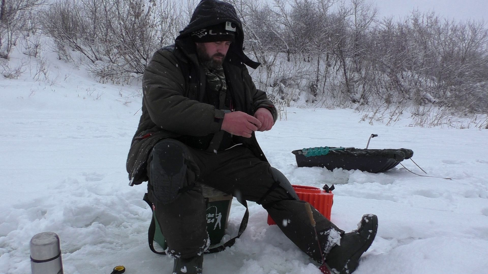 МНОГО РЫБЫ В ЭТИХ МЕСТАХ. РАЗВЕДКА НОВОГО МЕСТА НА ХОПРЕ. смотреть онлайн