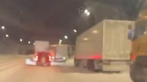 Трасса М-12 «Восток» в Нижегородской области прализована из-за аномального снегопада.