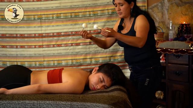 Донья Эсперанса АСМР: вибрационный массаж всего тела и растирание шеи в Куэнке, Эквадор смотреть онлайн