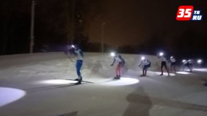 Свет во тьме: лыжную гонку с фонариками провели в Череповце