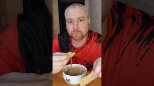 Мукбанг. Творог обезжиренный с протеином и с молоком. Запиваю чаем. Еда на камеру, Россия.