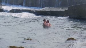 БЕССТЫЖИЕ отдыхающие ЗАНИМАЮТСЯ ЭТИМ прямо в море, НА ГЛАЗАХ У ВСЕГО ПЛЯЖА! Форос - Крым 2022