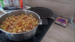 Один день похож на другой. Блины. Снегоочиститель в деле. Снег, снег, снег... заметает!