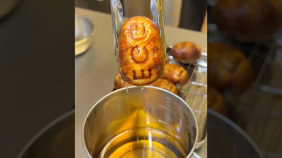 круассан в виде яйца смотреть онлайн