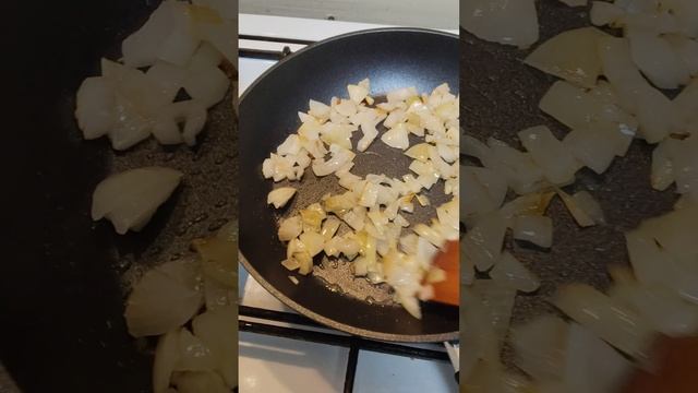 КАПУСТА ТУШЁНАЯ С ГРИБАМИ — идеальный ужин в карельском стиле. Просто, сытно, невероятно вкусно! КАПУСТА ТУШЁНАЯ С ГРИБАМИ — идеальный ужин в карельском стиле. Просто, сытно, невероятно вкусно!