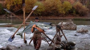 Рыбалка / Техника рыбалки / Невероятная рыбалка / Необычный способ лова рыбы