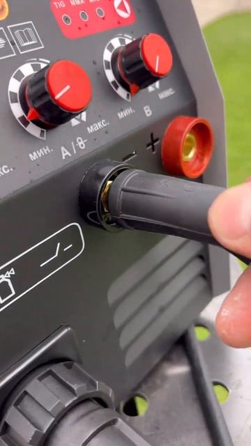 Инверторная полуавтоматическая сварка от компании Ресанта в действии😎👍