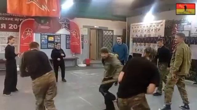 Бой с палками. Один против всех смотреть онлайн