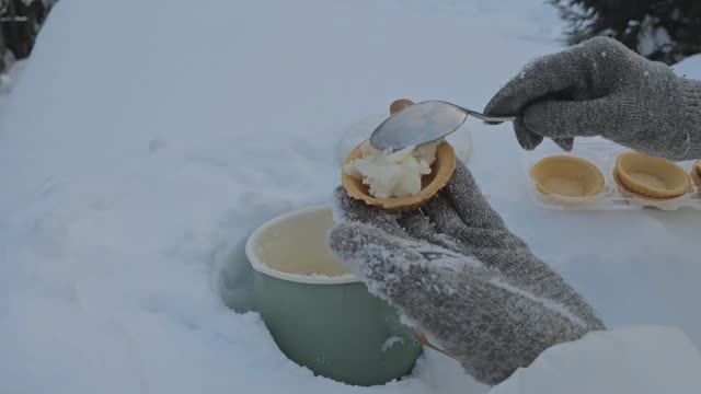 ✨Повторяю рецепт из интернета, Мороженое из снега!😍Получится или нет? смотреть онлайн