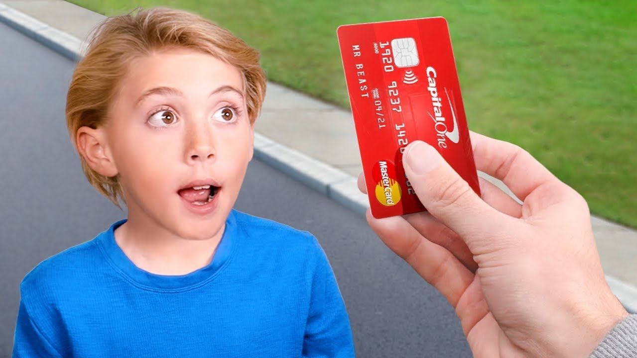 ДАЛ ЛЮДЯМ $1,000,000,НО ЛИШЬ 1 МИНУТА, ЧТОБЫ ИХ ПОТРАТИТЬ! MRBEAST МИСТЕРБИСТ НА РУССКОМ смотреть онлайн