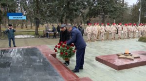 И сегодня в Нальчике представители общественности возложили цветы к Вечному огню