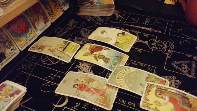 Водолеи февраль 2026 год. Таро расклад смотреть онлайн