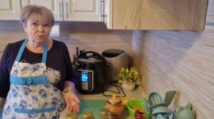 УБРАНО, ПОСТИРАНО, НО НЕ НАВАРЕНО. МНЕ КАЗАЛОСЬ ЧТО Я ГОТОВЛЮ ЩИ.