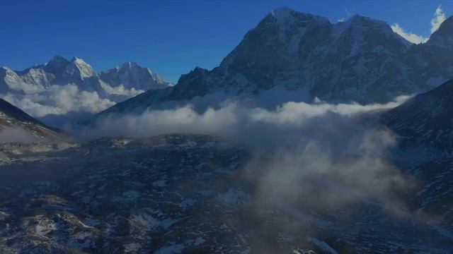 EXPLORING PLANET EARTН. смотреть онлайн