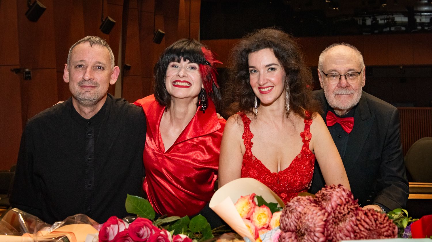 Илона Ананьина - Что так грустно? (Эй, ямщик, гони-ка к "Яру") смотреть онлайн