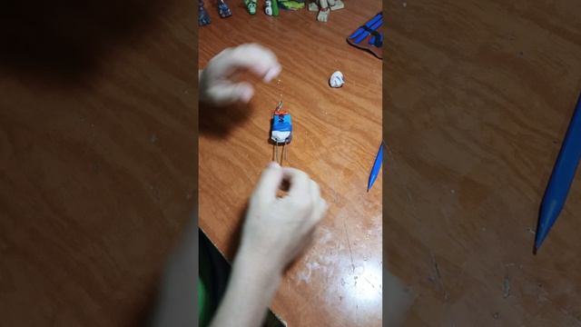 Продолжение. Лепим из пластилина туловище и ноги для головы Бони из FNAF 2 Продолжение. Лепим из пластилина туловище и ноги для головы Бони из FNAF 2