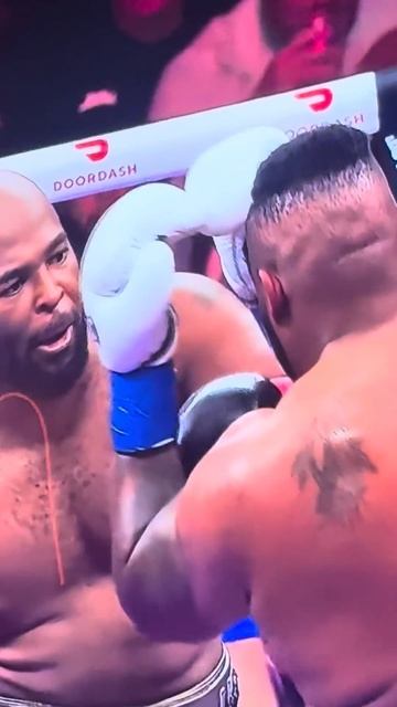 Hair knocked off boxer😂￼ смотреть онлайн