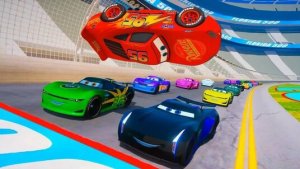 МУЛЬТИКИ ПРО МАШИНКИ 🚗  МОЛНИЯ МАКВИН И ШТОРМ НА СВЕРХБЫСТРОЙ ТРАССЕ С ГОРКАМИ И БАССЕЙНОМ