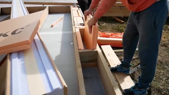 Построили дом из тёплого бруса: пошаговый процесс строительства