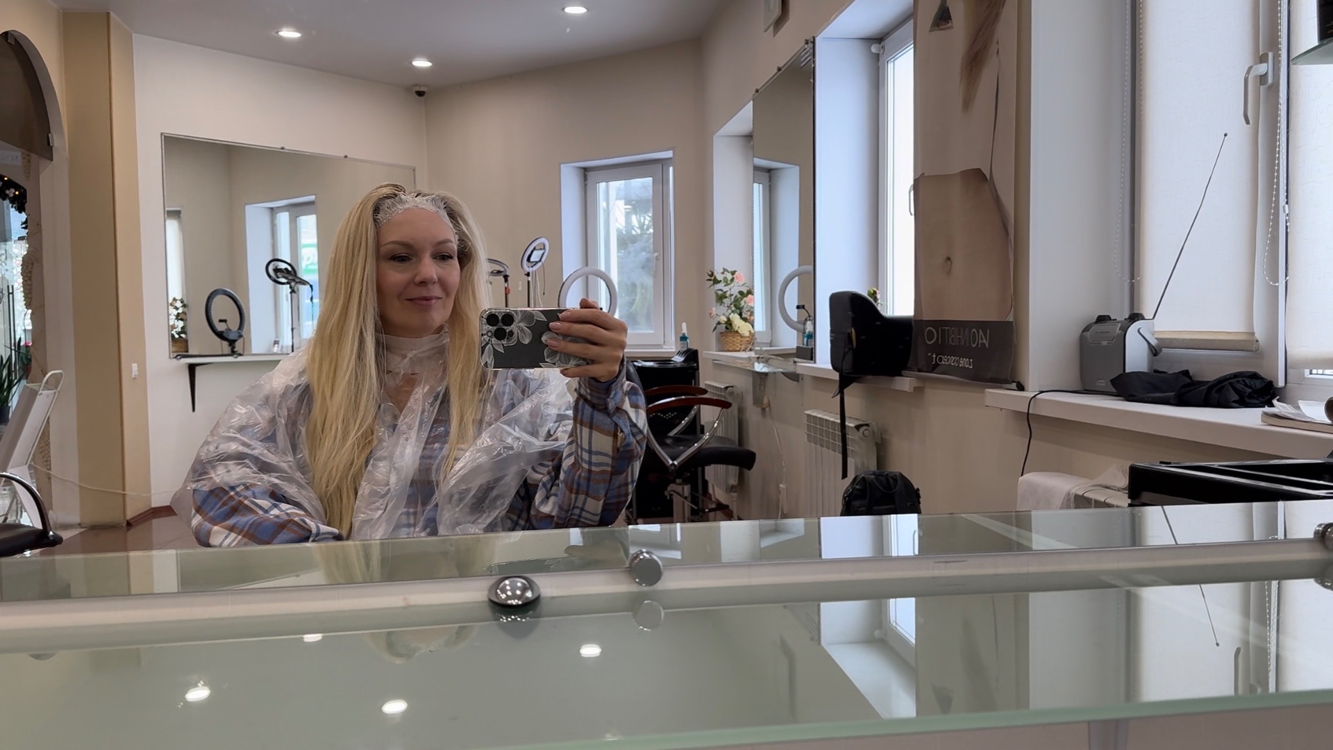 Сходила в ХРАМ//Покрасить волосы-без Юры как без рук смотреть онлайн