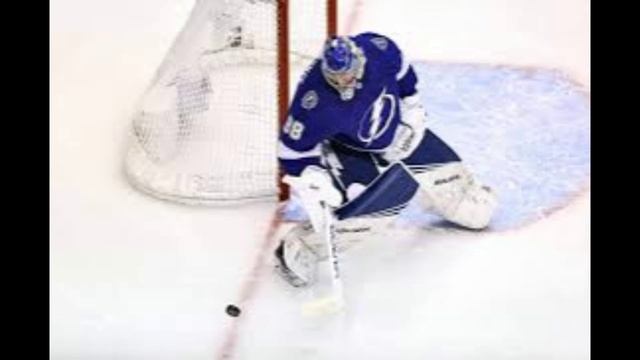 Вратарь «Тампы» Василевский подрался с голкипером «Бостона» в матче НХЛ