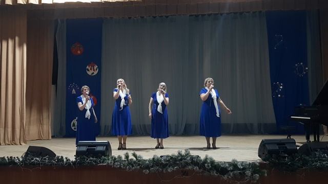 Ансамбль Девчата — Снег летит