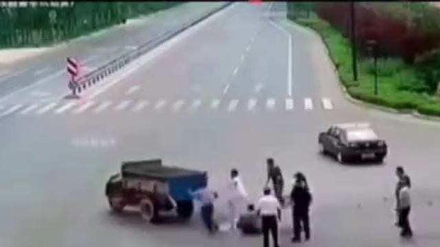 Восстание мопеда! смотреть онлайн