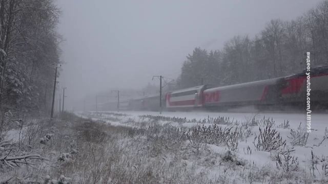 Пассажиров «Ласточки» перевозили на автобусах из-за схода вагонов в Кировской области смотреть онлайн