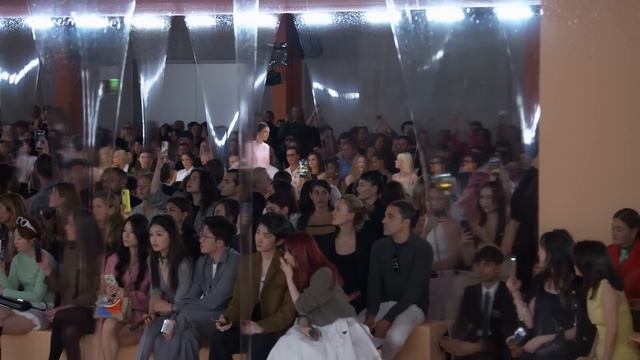 Показ женской коллекции Prada весна-лето 2024