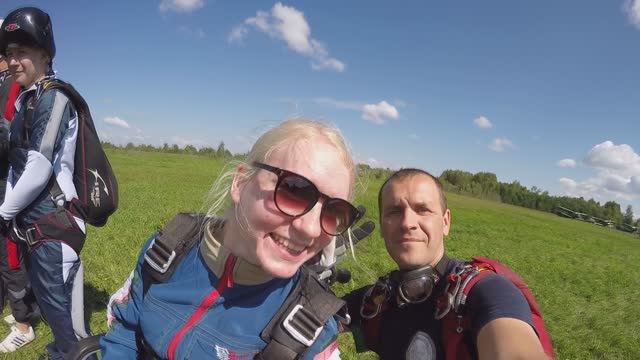 Жить на полной скорости: Мария Старцева о страхах и путешествиях на инвалидной коляске | Наши смотреть онлайн