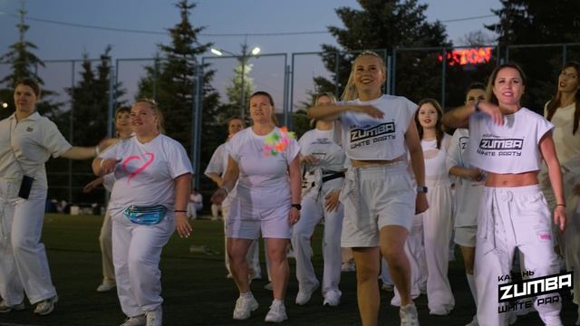 Флешмоб на Zumba White Party — Open Air 2025