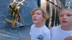 Манкиту гуляют по Пекину, Катаются на надземном метро и Смотрят на Небоскрёбы.