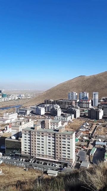 Вид на Улан-Батор с холма Зайсан