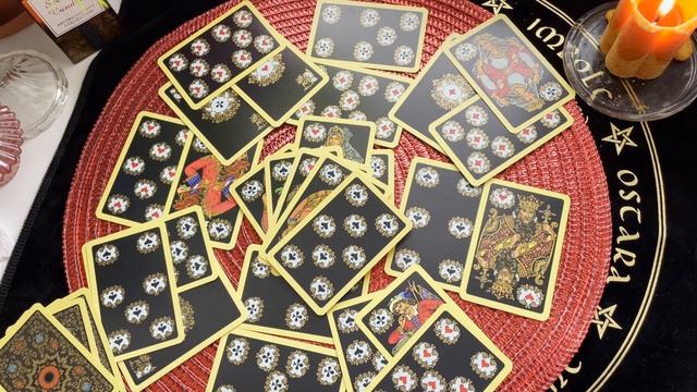 Червонная дама. Гадание на игральных картах смотреть онлайн