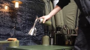 Уютный кемпинг под дождем с надувной палаткой Coody Hub