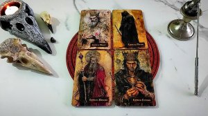 Когда оба молчат. Его действия к вам? Таро 4 короля