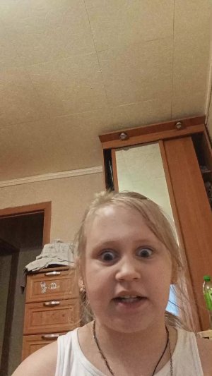 у меня есть теперь нормальный штатив! 
и буду снимать видосы тока на нем !