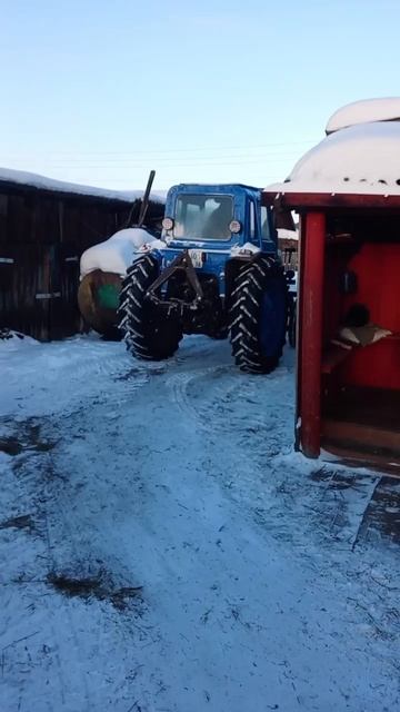 МТЗ 80 ПОДКАТИТ ТЮК СЕНО. ЧАСТЬ 2.mp4 смотреть онлайн