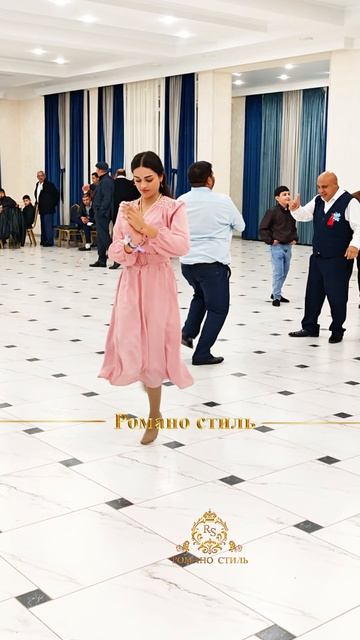 🔥Цыганочка красиво танцует🔥#красавица#ябьяв#цыганская#свадьба#2025#роскошная#шукарни#романо#cтиль 🔥Цыганочка красиво танцует🔥#красавица#ябьяв#цыганская#свадьба#2025#роскошная#шукарни#романо#cтиль